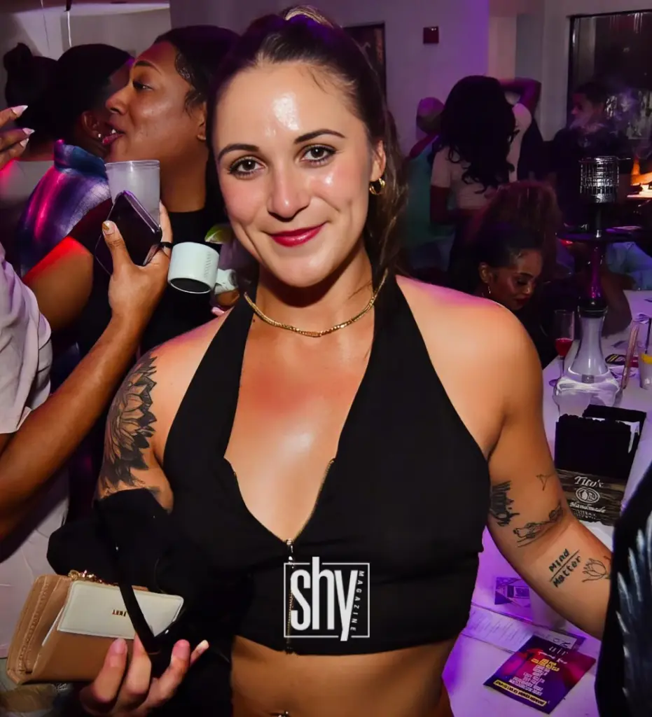 air lounge shy magazine 32