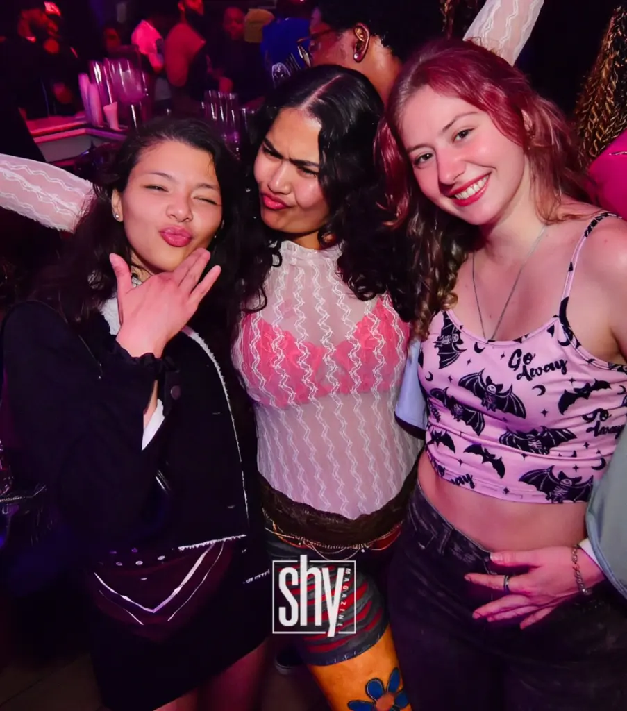 air lounge shy magazine 10