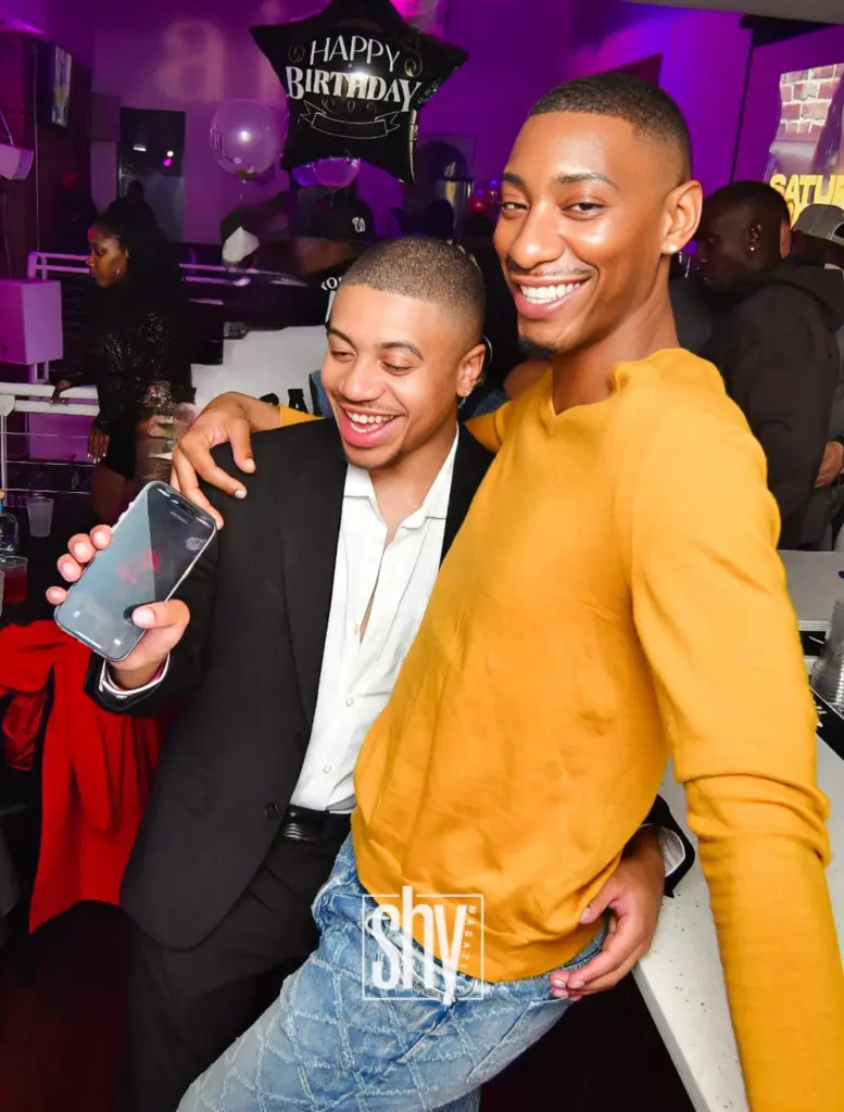 air lounge shy magazine 110