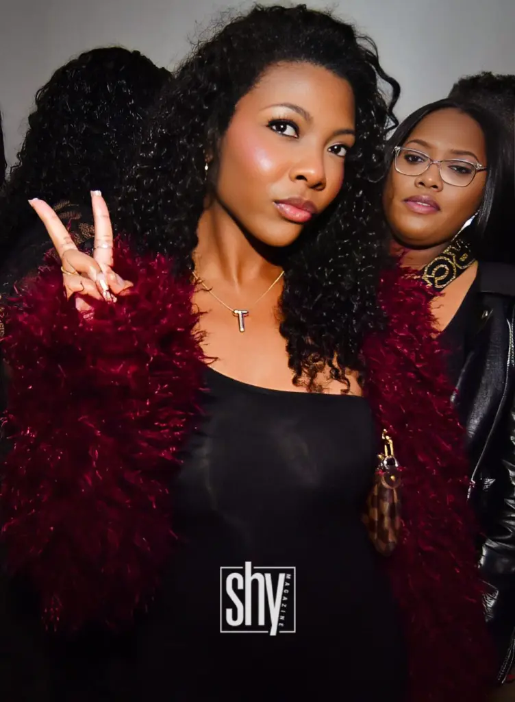 air lounge shy magazine 120