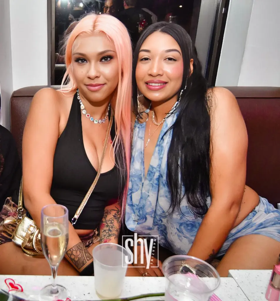 air lounge shy magazine 36