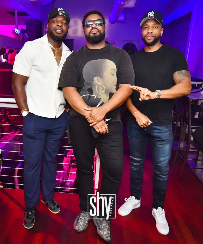 air lounge shy magazine 38