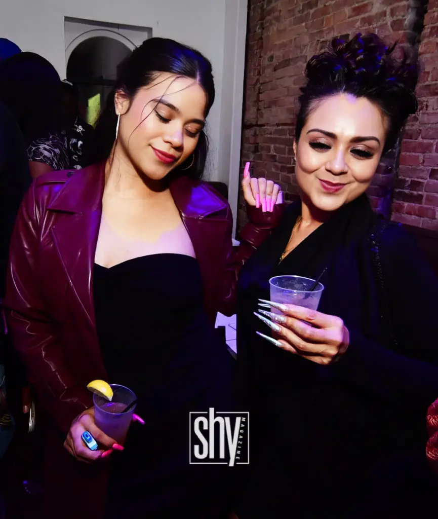 air lounge shy magazine 70