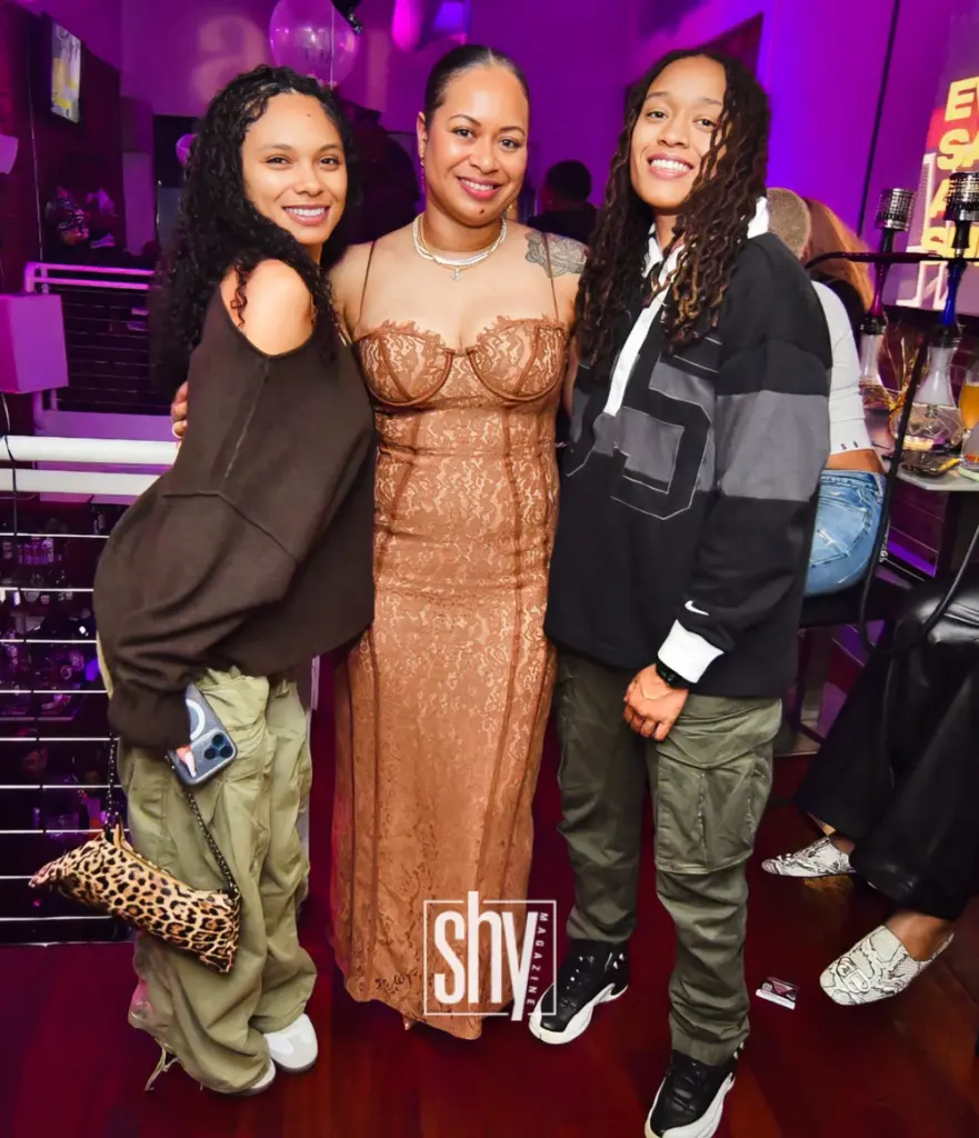 air lounge shy magazine 81